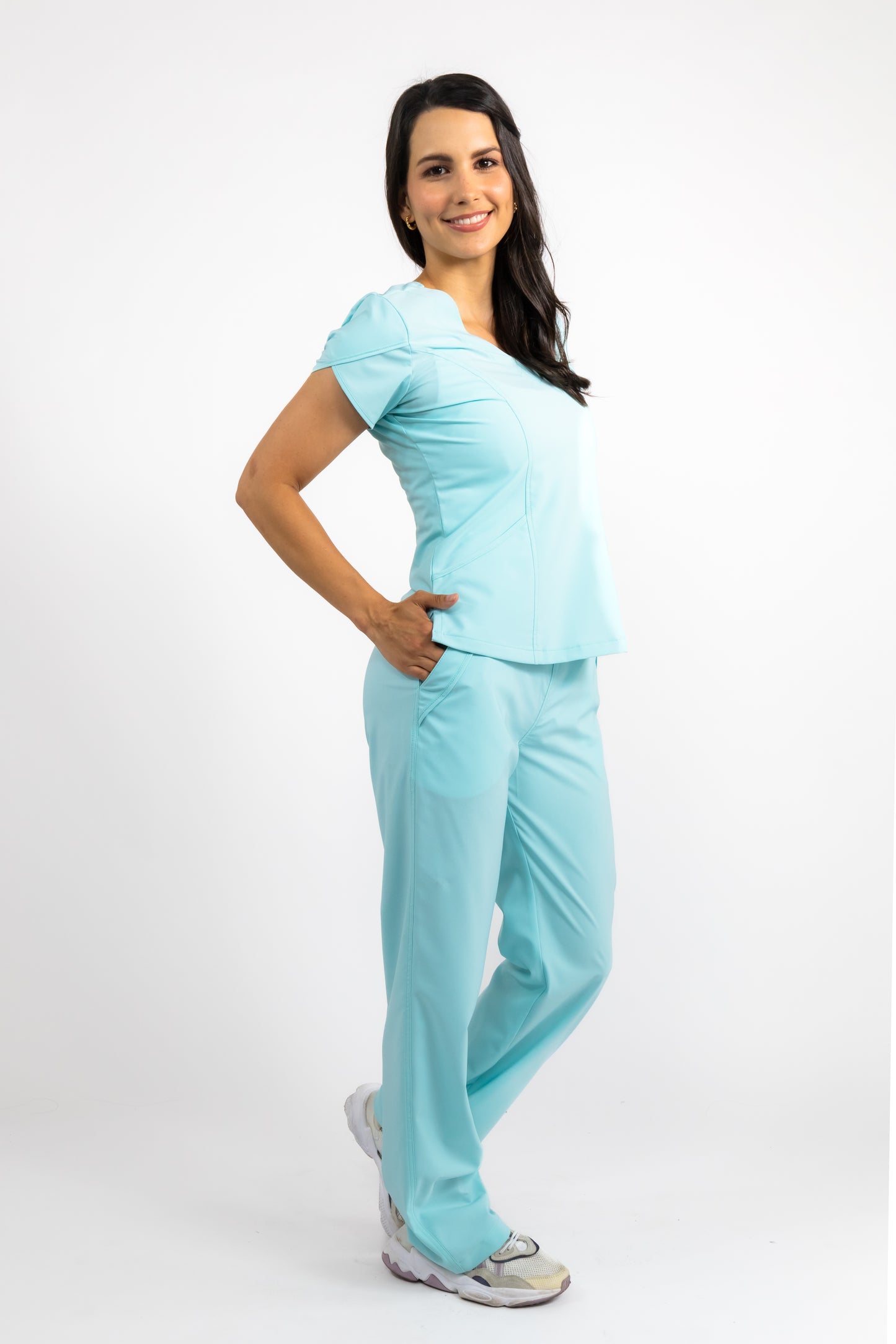 UNIFORME  ANTIFLUIDO STRETCH  AGUA